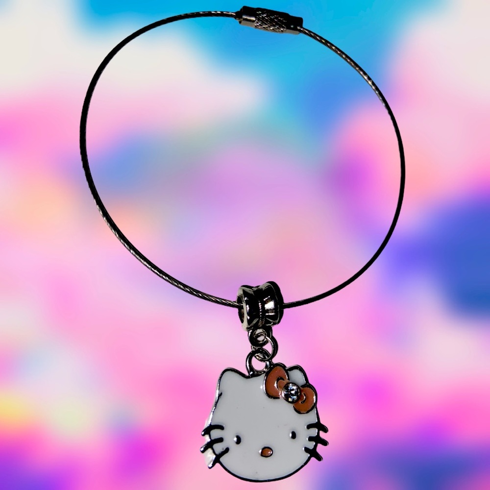 Hello kitty twist lock charm bracelet